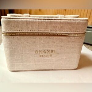 Chanel Beaute Ivory/Gold Luxe Rectangular Travel Case. NEW/Wrapped in tissue